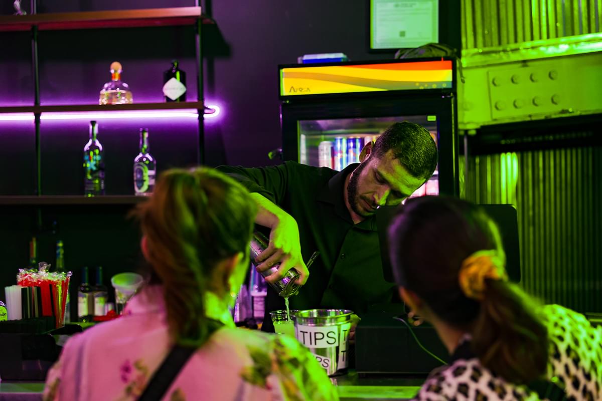 Bar